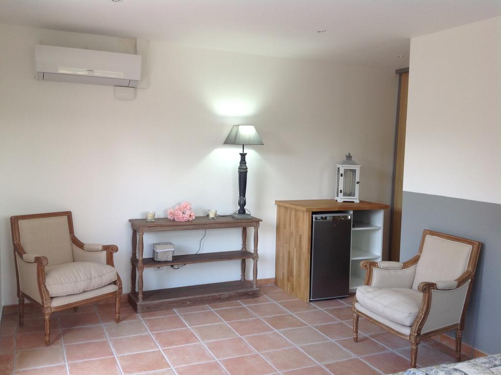 Le Patio Fleuri Hotel Lorgues Ruang foto